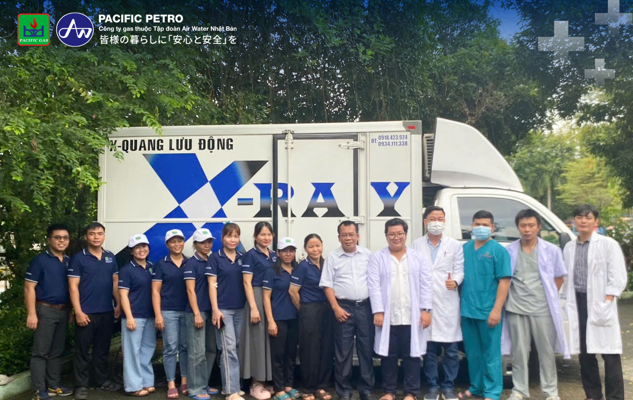 Đội ngũ y bác sĩ và các cán bộ nhân viên